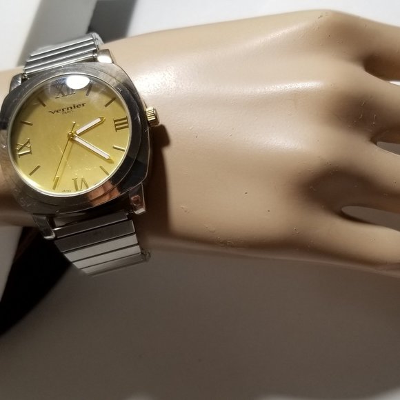 VERNIER For Men Watch Quartz Movement Silver Tone Working Excellent Condition - Picture 5 of 14